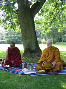 Geshe Lobsang Thinley and Ajahn Sumedho at the BPG 2005 Buddhist Summer School