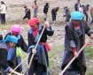 Working Tibetan women photo via Athur Braverman